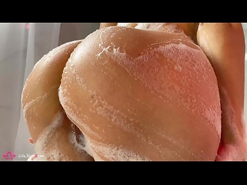 ❤️ Brunette Masturbeert Kut met Vibrator tot intens Orgasme onder Douche Sex video at us ️❤