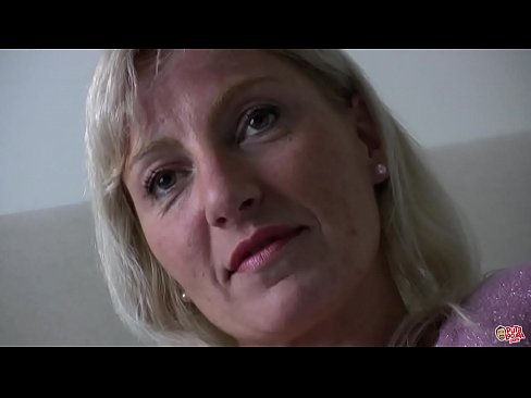 ❤️ De moeder die we allemaal neukten... Dame, gedraag je! Sex video at us ️❤